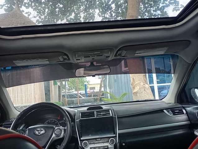 A picture of 2013 Toyota Camry sharpest grade