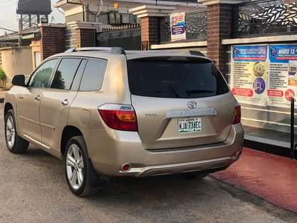 A picture of Toyota highlander 2008 Limited edition for sales 8 2m Android