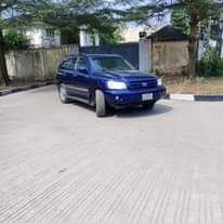 A picture of Toyota highlander 2002