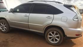 A picture of LEXUS RX350