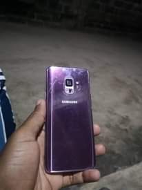 A picture of Samsung s9