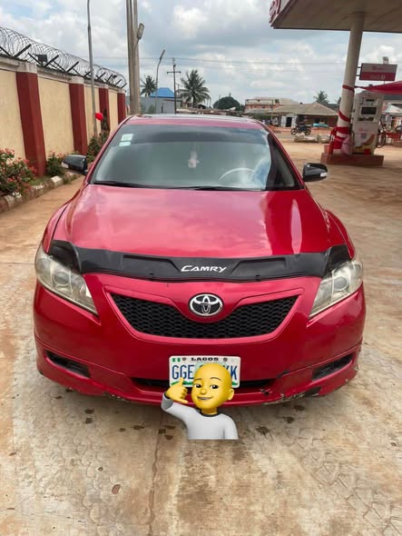 A picture of TOYOTA CAMRY 2009