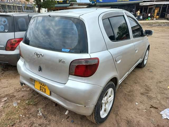 A picture of TOYOTA Vitz