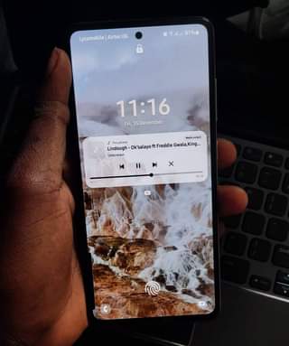 A picture of Samsung A52