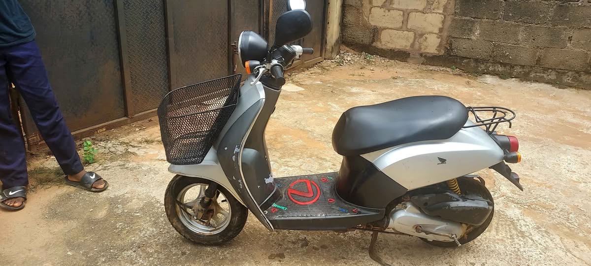 A picture of Honda Today Scooter for Sale