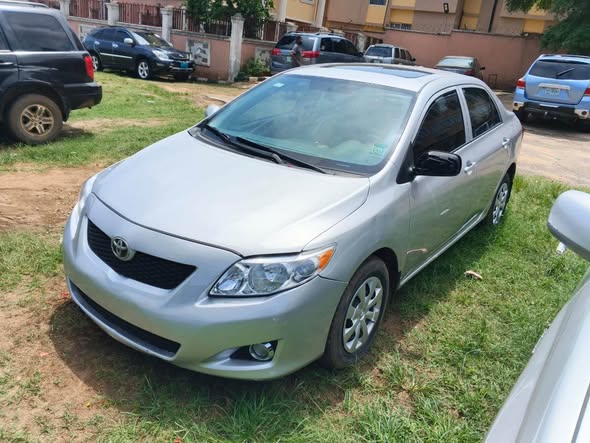 A picture of Sharp looking Toyota Corolla call 08103783697 Location ikorodu