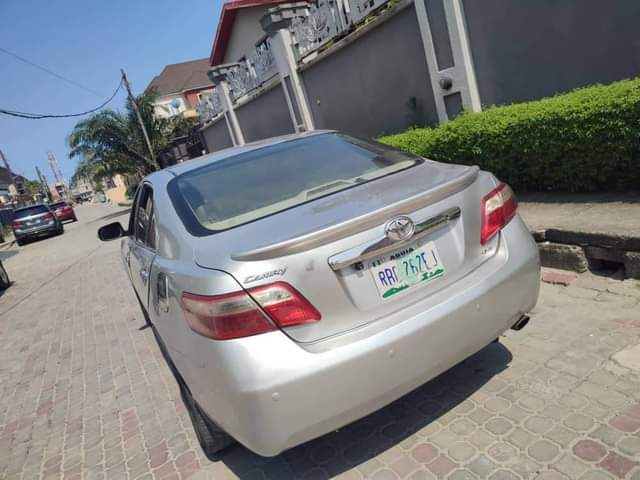 A picture of Toyota Camry 2008 XLE fullest option leather interior sun roof