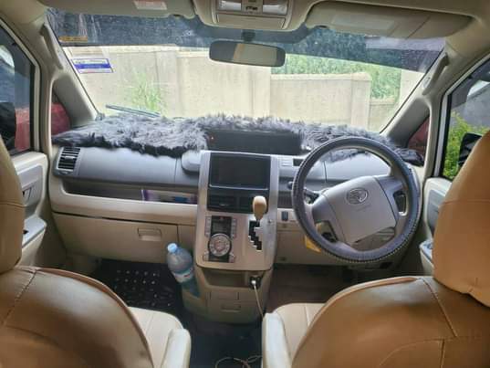 A picture of Toyota Noah