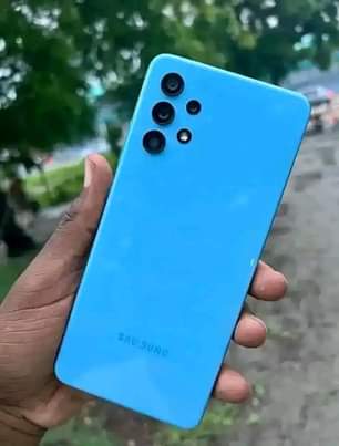 A picture of SAMSUMG GALAXY A32
