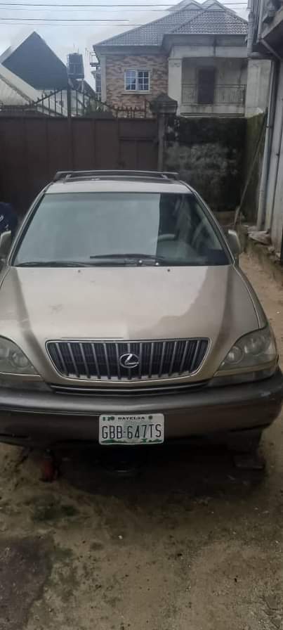 A picture of SUPER CLEAN LEXUS RX300 Engine Untampered AC Gear 100 first