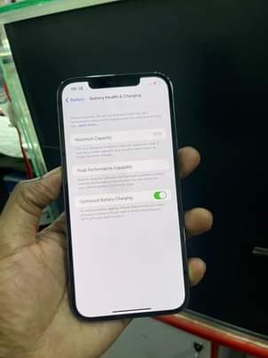 A picture of IPhone 11 pro max 256GB dual
