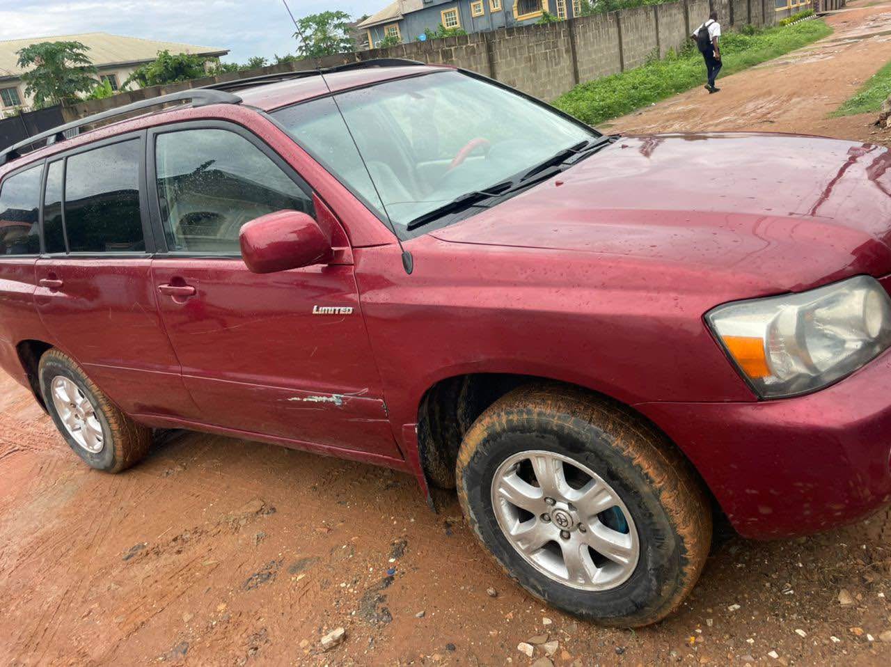 A picture of Clean 2004 highlander