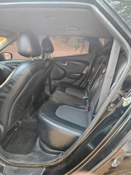 A picture of SARISARIHYUNDAI TUCSON 2013 MODEL WITH UNTEMPERED ENGINE AND GEAR A