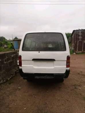 A picture of Toyota Hiace Bus manual Gear. Sharp body Good Engine and