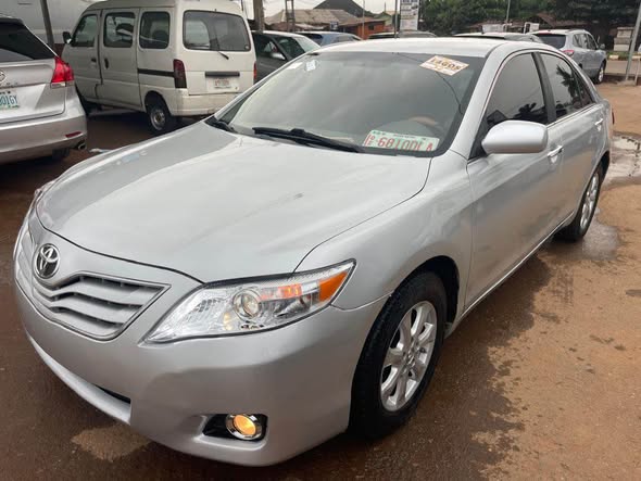 A picture of REGD 2010 TOYOTA CAMRY LE