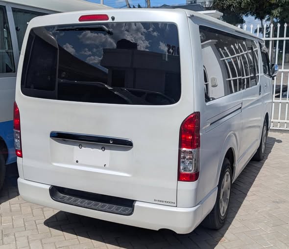 A picture of Hiace van super GL