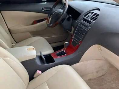 A picture of URGENT SERIOUS BUYERS ONLY Lexus ES350 only serious buyer should