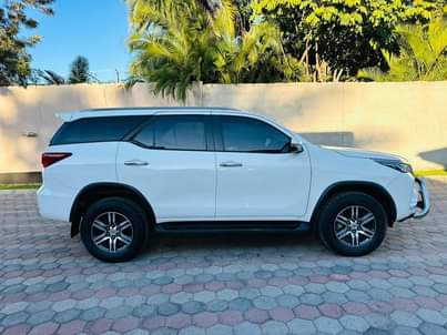 A picture of TOYOTA FORTUNER