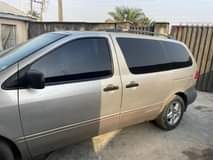 A picture of Toyota Sienna 2003