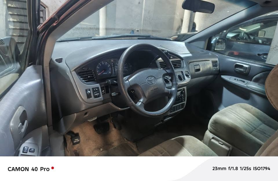 A picture of Unregistered Used 2002 Toyota Sienna