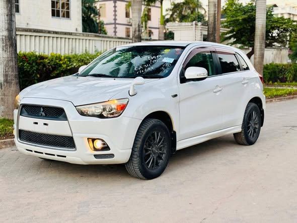 A picture of MITSUBISHI RVR