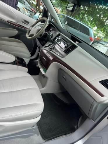 A picture of Foreign used Toyota sienna 2011 model full option power boot