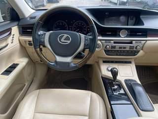 A picture of Lexus es350 2013 model