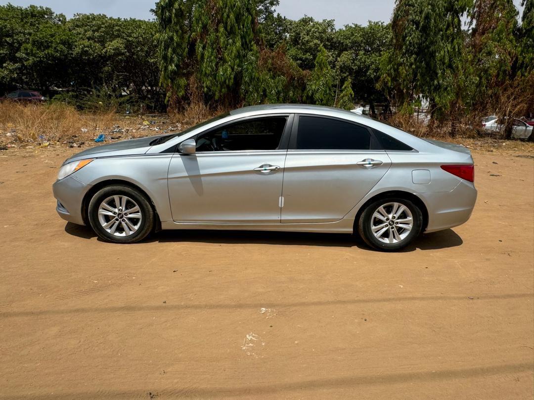 A picture of 2012 Hyundai sonata