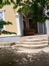 A picture of Eneo lenye nyumba mbili boma ng ombe KILIMANJARO linauzwa