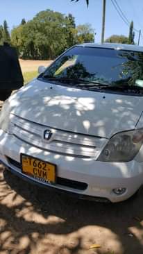 A picture of 2000 Toyata Ist Ist