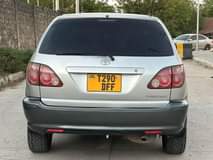 A picture of Toyota Harrier old