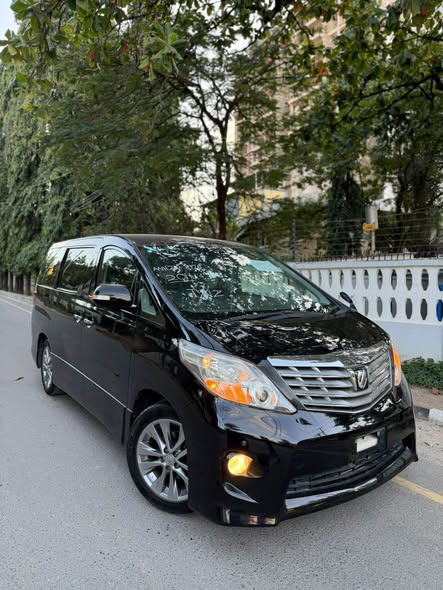 A picture of Toyota Alphard