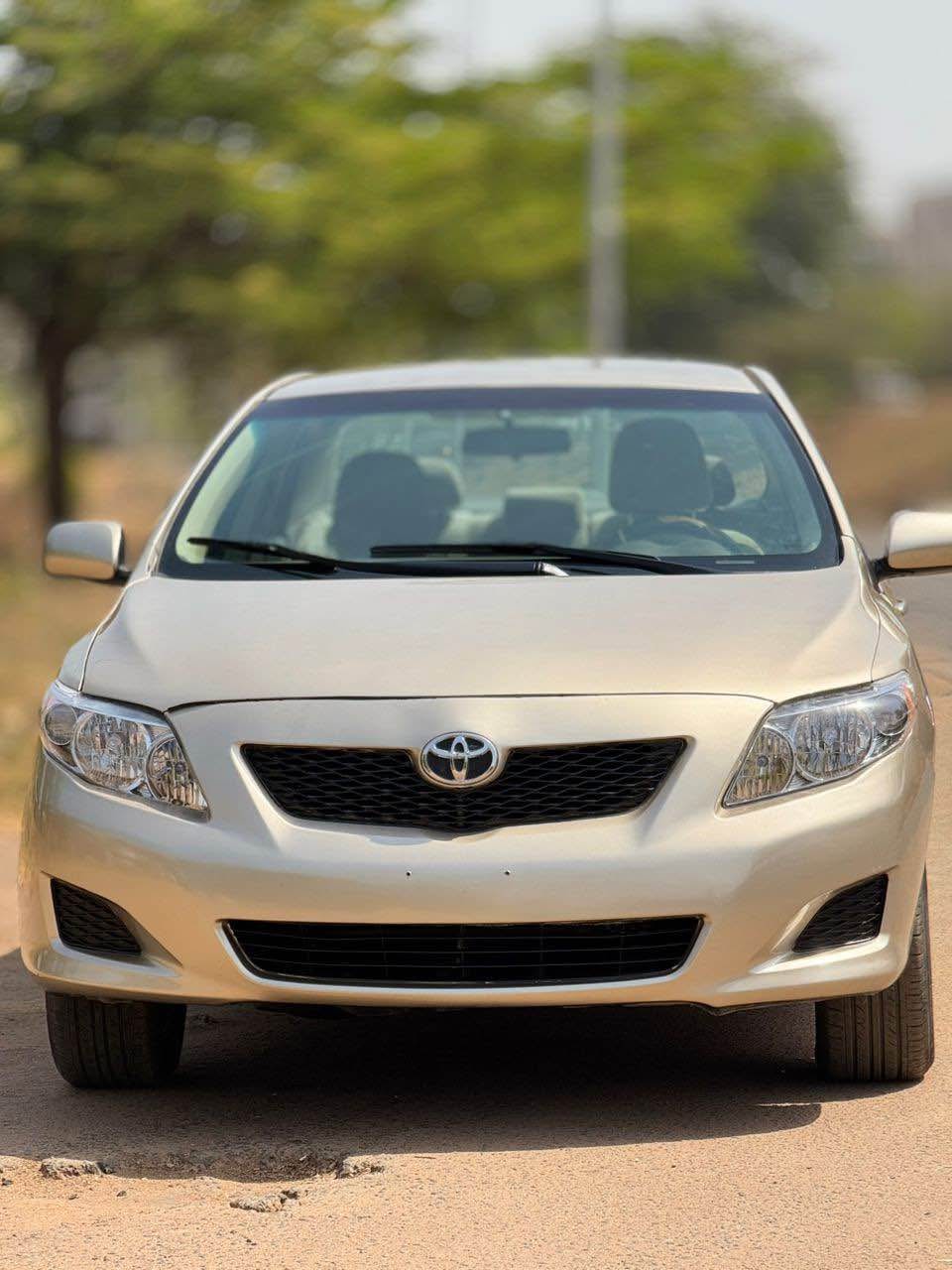 A picture of EXTREMELY SHARP 2009 TOYOTA COROLLA LE