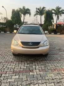 A picture of Rx 330 05 model Tokunbo standard very sharp everything is