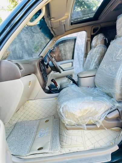A picture of Land Cruiser Vx v8 33mil tuu Engine 2uz Auto Price