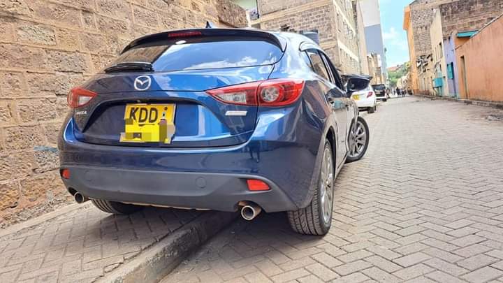 mazda axela