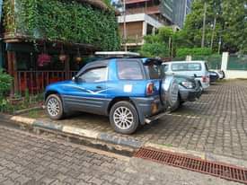 A picture of Toyota RAV4 UAJ 8m