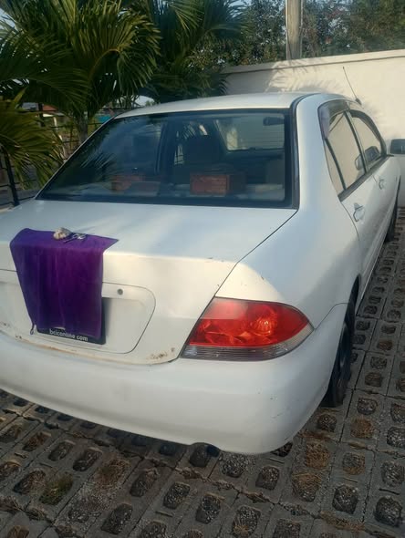 mitsubishi lancer