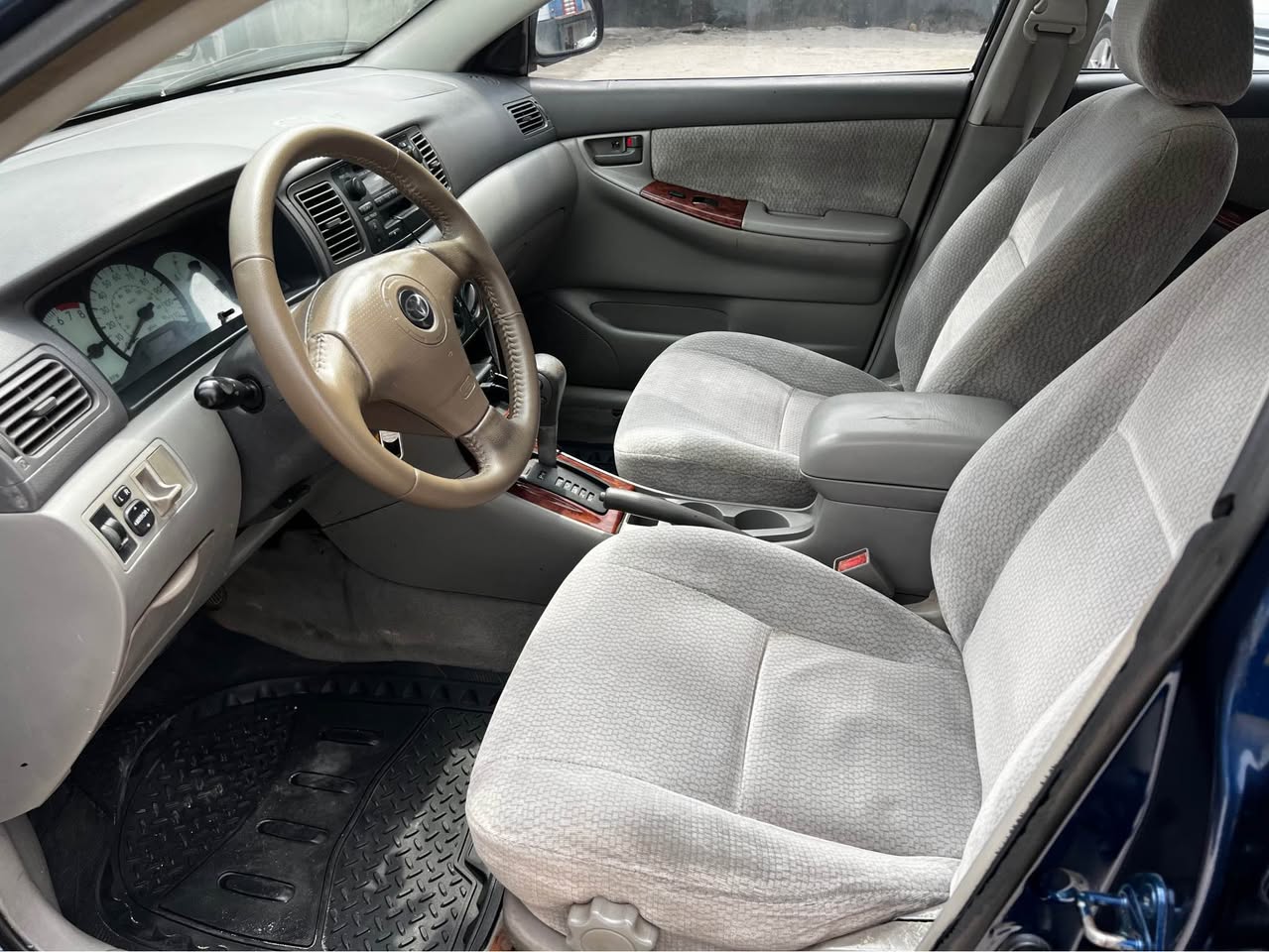 A picture of Distress Sale 2004 Toyota Corolla 3 7m