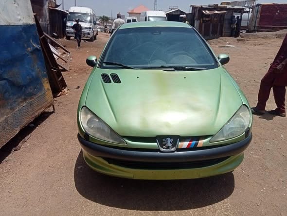 A picture of Manual Peugeot 206