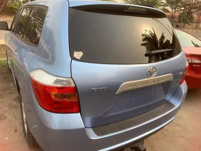 A picture of Toyota Highlander 08 Price 12 5m Location Amuwo Odofin 08104035257