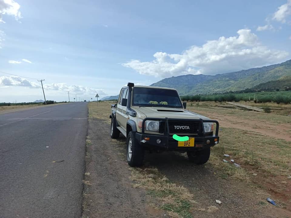 A picture of TOYOTA LAND CRUISER PICKUP