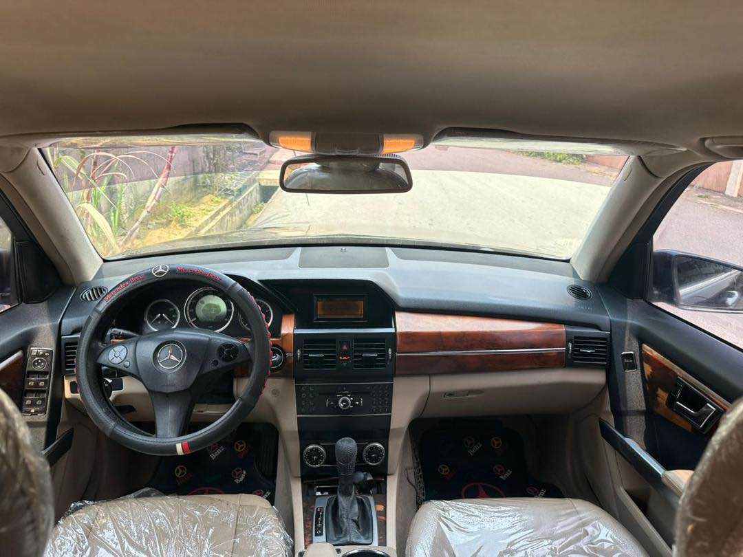 A picture of 2010 GLK350 4matic