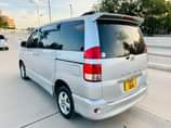 A picture of Toyota noah