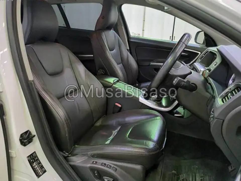A picture of VOLVO V60 2012