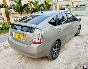 A picture of Toyota prius hybrid