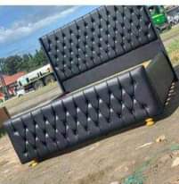 A picture of Tunauza vitanda na sofa inazote pia unaluhusiwa kuweka oda kitanda