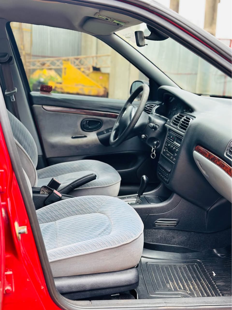 A picture of PEUGEOT 406 D8 2005