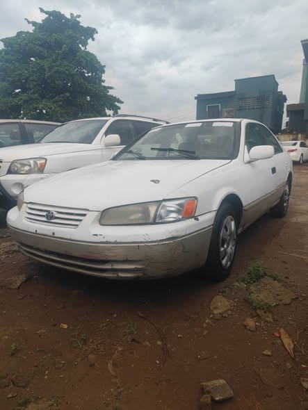 A picture of Registered Toyota Camry 1999 model 08034073071