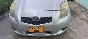 A picture of 2004 toyota vitz new